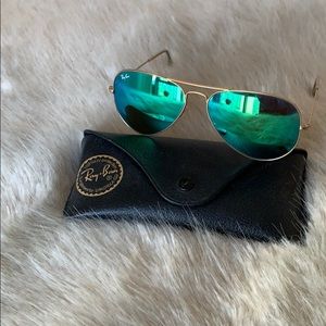 Authentic Ray Ban Aviators RB3025 Sunglasses